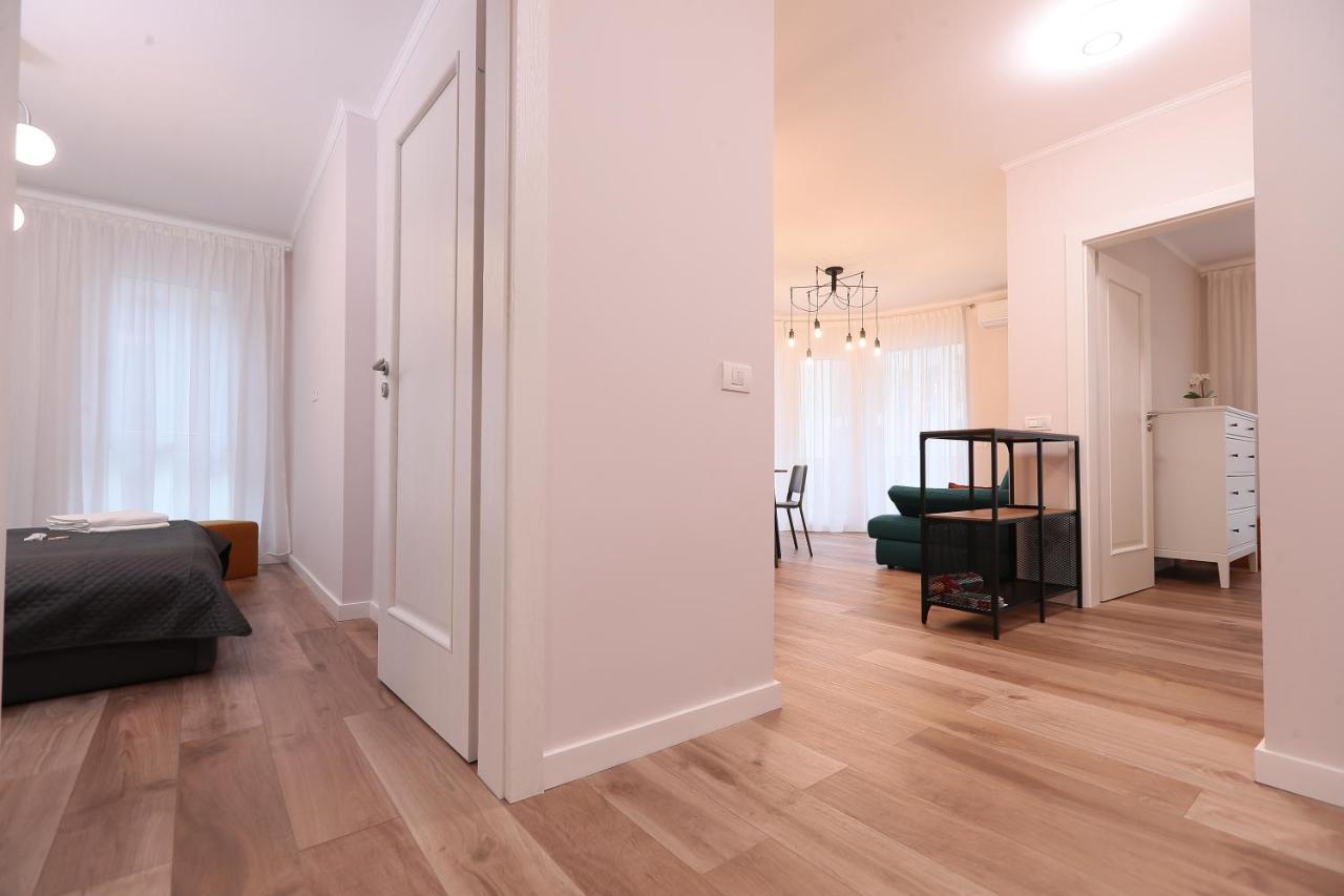 Julia'S Apartment 오라데아 외부 사진